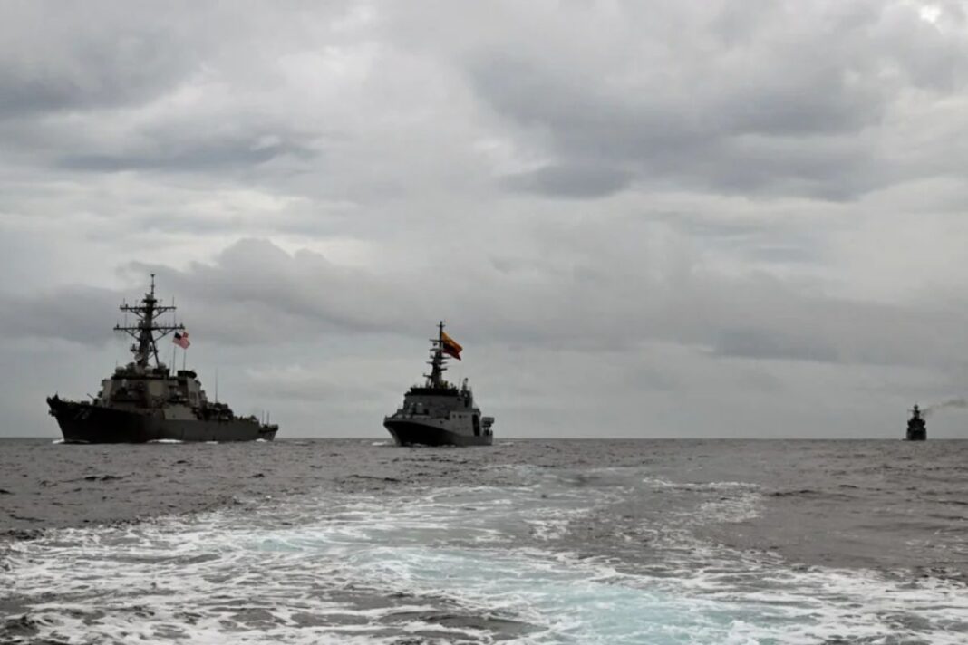 Fuentes a Reuters: Estados Unidos desplegó destructores con misiles guiados cerca al límite del mar de Venezuela