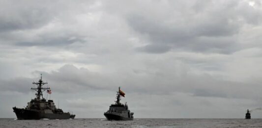 Fuentes a Reuters: Estados Unidos desplegó destructores con misiles guiados cerca al límite del mar de Venezuela