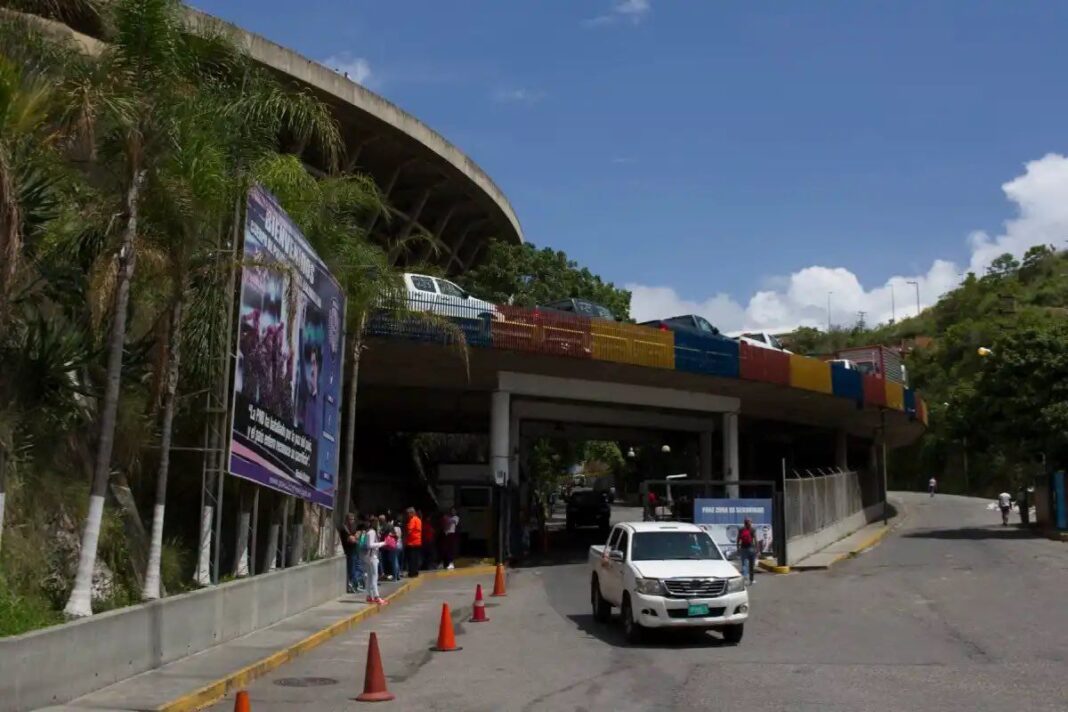 Denuncian que presos políticos trasladados de forma arbitraria desde El Helicoide