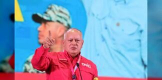 Diosdado Cabello pide pasar la revolución pacífica a la armada: «Ya verán los vendepatria que están aquí qué van a hacer» Diosdado Cabello pide pasar la revolución pacífica a la armada: "Ya verán los vendepatria que están aquí qué van a hacer"