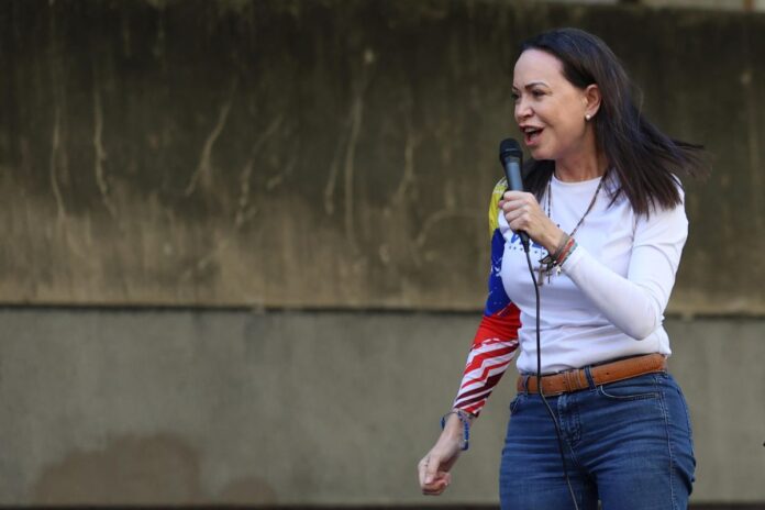 María Corina Machado responde a amenazas de Diosdado Cabello: «Se equivoca si cree que eso nos va a detener» María Corina Machado responde a amenazas de Diosdado Cabello: "Se equivoca si cree que eso nos va a detener"