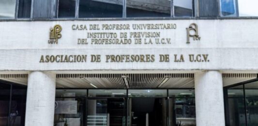 Apucv exige al régimen de Nicolás Maduro mejorar el sueldo de los docentes universitarios