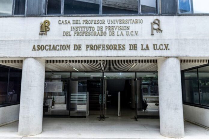 Apucv exige al régimen de Nicolás Maduro mejorar el sueldo de los docentes universitarios Apucv exige al régimen de Nicolás Maduro mejorar el sueldo de los docentes universitarios