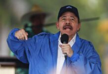 Dictador de Nicaragua acusa a Estados Unidos de querer «robarle» el petróleo a Venezuela con el despliegue militar Dictador de Nicaragua acusa a Estados Unidos de querer "robarle" el petróleo a Venezuela con el despliegue militar