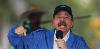 Dictador de Nicaragua acusa a Estados Unidos de querer «robarle» el petróleo a Venezuela con el despliegue militar Dictador de Nicaragua acusa a Estados Unidos de querer "robarle" el petróleo a Venezuela con el despliegue militar