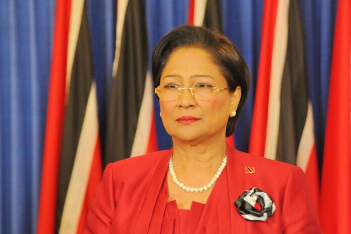 Primera Ministra de Trinidad y Tobago sobre ataque a lancha maniobrada por narcotraficantes en el Caribe: «El Ejército estadounidense debería matarlos a todos» Primera Ministra de Trinidad y Tobago sobre ataque a lancha maniobrada por narcotraficantes en el Caribe: "El Ejército estadounidense debería matarlos a todos"