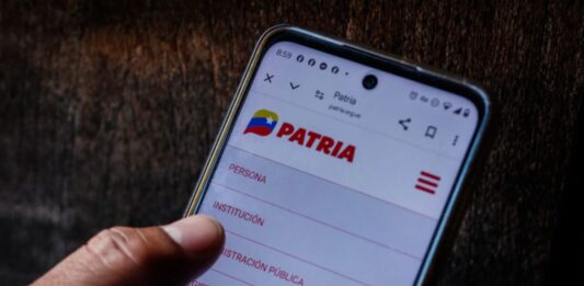 Régimen de Nicolás Maduro habilita alistamiento militar a través del Sistema Patria