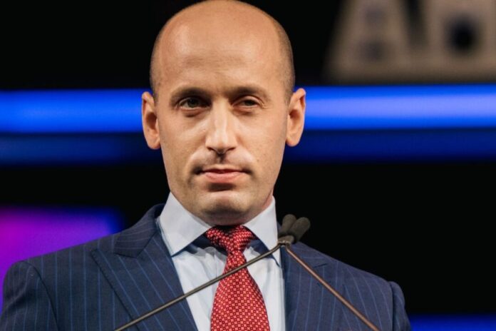 Stephen Miller, el funcionario de la Casa Blanca detrás de los ataques de EE. UU. el Caribe Stephen Miller, el funcionario de la Casa Blanca detrás de los ataques de EE. UU. el Caribe