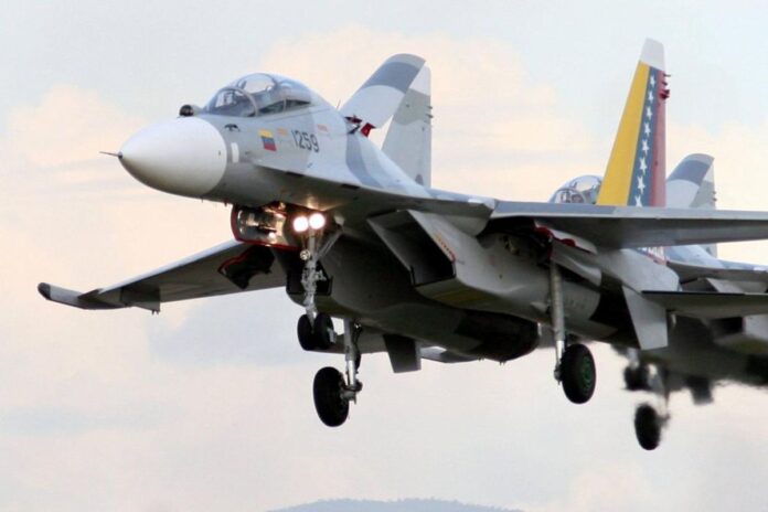 Aviones de combate venezolanos habrían sobrevolado buque de guerra estadounidense en el Caribe: Aseguran que fue «una demostración de fuerza» Aviones de combate venezolanos habrían sobrevolado buque de guerra estadounidense: Aseguran que fue "una demostración de fuerza"