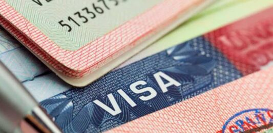 Autoridades en Ecuador ponen en vigor la visa de transeúnte para venezolanos