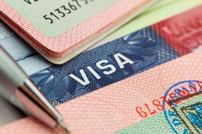 Autoridades en Ecuador ponen en vigor la visa de transeúnte para venezolanos Autoridades en Ecuador ponen en vigor la visa de transeúnte para venezolanos