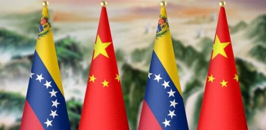 China reitera apoyo a Nicolás Maduro y advierte que se opone "al uso unilateral y excesivo de la fuerza" de Estados Unidos