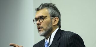 Exembajador de Caracas en Canadá sobre amenaza de Diosdado Cabello a María Corina Machado: «Es un miedo a lo que ellos saben que puede significar una reactivación de la sociedad venezolana» Exembajador de Caracas en Canadá sobre amenaza de Diosdado Cabello a María Corina Machado: "Es un miedo a lo que ellos saben que puede significar una reactivación de la sociedad venezolana"