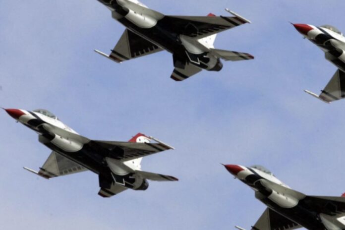 Exoficial del ejército de Estados Unidos sobre los aviones que aterrizaron en Puerto Rico: «Estas aeronaves pueden dominar completamente el espacio aéreo venezolano» Exoficial del ejército de Estados Unidos sobre los aviones que aterrizaron en Puerto Rico: "Estas aeronaves pueden dominar completamente el espacio aéreo venezolano"
