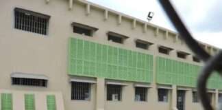 Freddy Superlano y Roland Carreño habrían sido sido enviados al Rodeo 1, donde tienen completamente aislado a Josnars Baduel Superlano y Carreño podrían haber sido enviados al Rodeo 1, donde tienen completamente aislado a Baduel