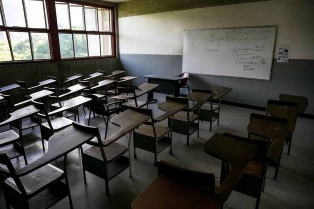Docentes no pueden ser sancionados si no acatan llamado a reintegrarse antes del 16 de septiembre