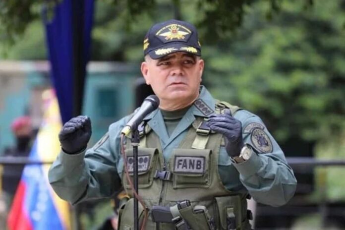 Vladimir Padrino López baja su tono en nuevo mensaje a Estados Unidos: «Nada justifica una guerra ¿Tiene sentido crear una guerra fabricada con mentiras?» Vladimir Padrino López basa su tono en nuevo mensaje a Estados Unidos: "Nada justifica una guerra ¿Tiene sentido crear una guerra fabricada con mentiras?"