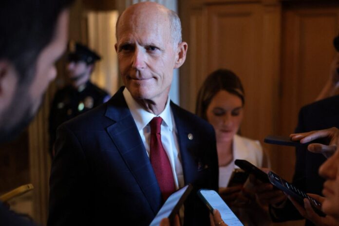 Rick Scott insiste en proyecto de ley que permita aumentar recompensa de Nicolás Maduro a $100 millones Rick Scott insiste en proyecto de ley que permita aumentar recompensa de Nicolás Maduro a $100 millones