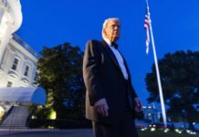 Donald Trump se burla del entrenamiento de las milicias bolivarianas en Venezuela: «Una amenaza muy seria» Donald Trump se burla del entrenamiento de las milicias bolivarianas en Venezuela: "Una amenaza muy seria"