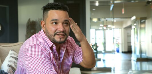 Ex-preso político Gregory Sanabria celebra su salida del centro migratorio en Estados Unidos: "Ganó la verdad"