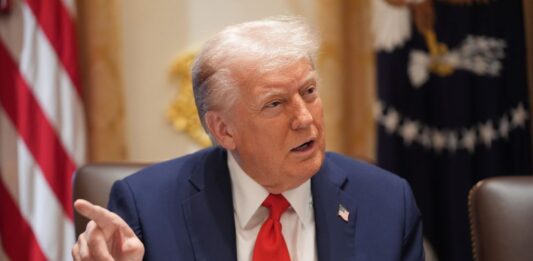 Donald Trump sobre operaciones militares en el Caribe: "Las narcolanchas atacadas eran como vagones cargados de drogas"