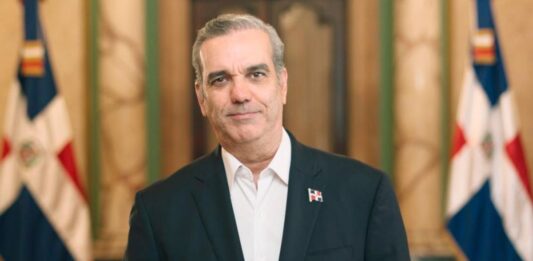 Presidente de República Dominicana se burla de la ausencia de Claudia Sheinbaum en la Cumbre de las Américas: "Sin comentarios"