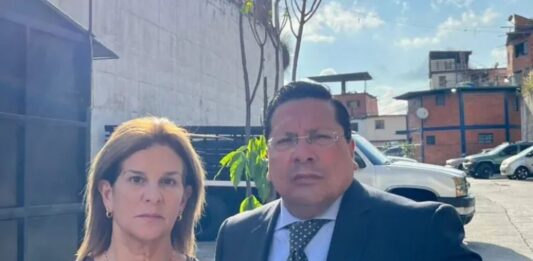 Esposa de Perkins Rocha logró visitarlo tras más de un año secuestrado: "nos dimos el abrazo largamente postergado