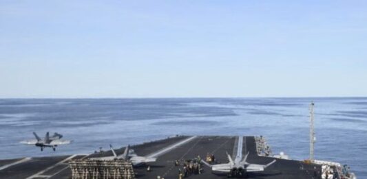 WSJ: Estados Unidos considera atacar "objetivos militares venezolanos utilizados para el narcotráfico"