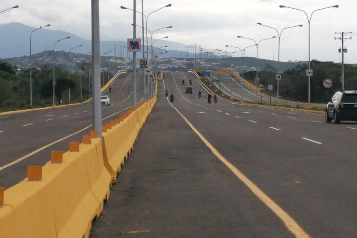 Al menos 17 colombianos secuestrados por el régimen de Nicolás Maduro fueron liberados en el Puente Internacional Atanasio Girardot Al menos 17 colombianos secuestrados por el régimen de Nicolás Maduro fueron liberados en el Puente Internacional Atanasio Girardot