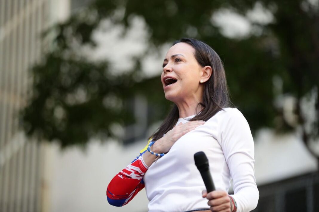 María Corina Machado pidió protección para exiliados venezolanos en Colombia tras el atentado contra Yendri Velásquez y Luis Peche