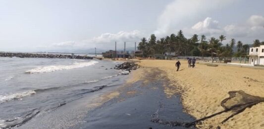 Denuncian nuevo derrame de petróleo en Falcón