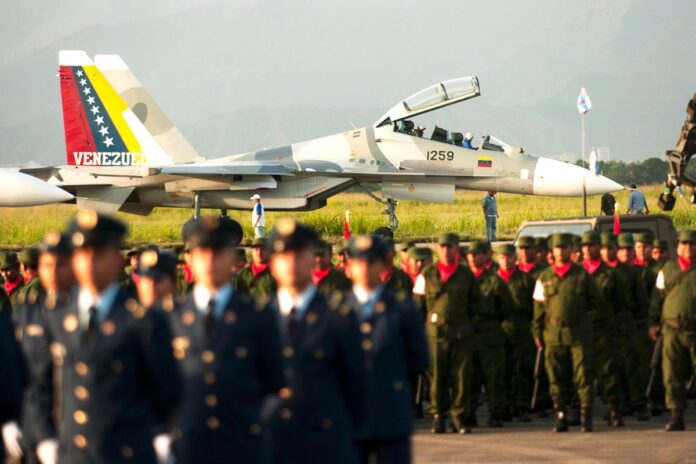 «Si Estados Unidos decide invadir Venezuela, dudo que tropas rusas estén involucradas, el apoyo va a ser con suministro de armas» "Si Estados Unidos decide invadir Venezuela, dudo que tropas rusas estén involucradas, el apoyo va a ser con suministro de armas"