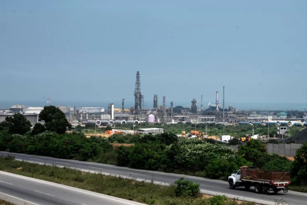 Más de 80 descargas clandestinas de petróleo en costas de Venezuela pese a sanciones Más de 80 descargas clandestinas de petróleo en costas de Venezuela pese a sanciones