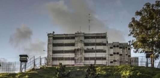 Continúan denuncias de "desaparición" de presos políticos militares tras ser sacados de Ramo Verde