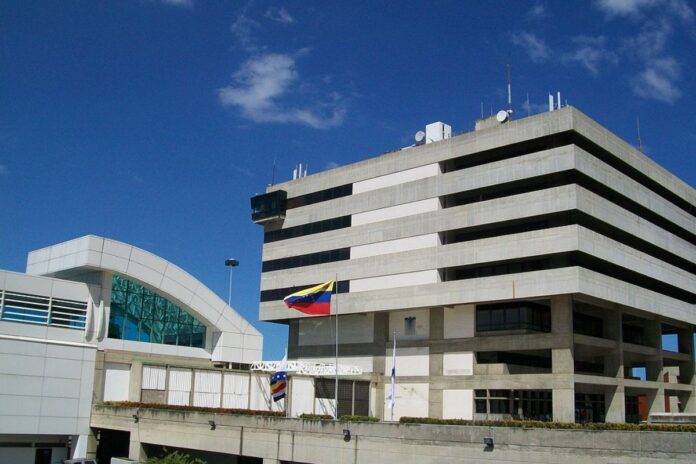 Régimen amenaza a aerolíneas con revocarles permisos para operar en Venezuela si no reanudan vuelos este 26N Régimen amenaza a aerolíneas con revocarles permisos para operar en Venezuela si no reanudan vuelos este 26N