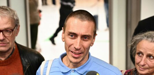 Foro Penal denuncia tras liberación de Camilo Castro que en Venezuela quedan 43 presos políticos extranjeros