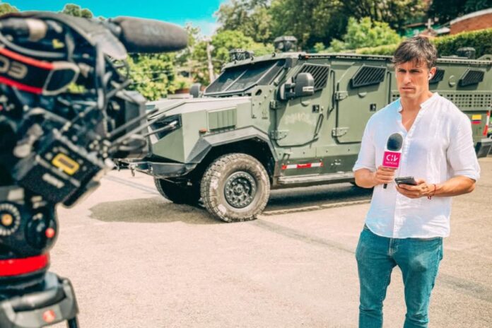 DGCIM detuvo a equipo periodístico de Chilevisión en frontera con Cúcuta por seis horas DGCIM detuvo a equipo periodístico de Chilevisión en frontera con Cúcuta por seis horas
