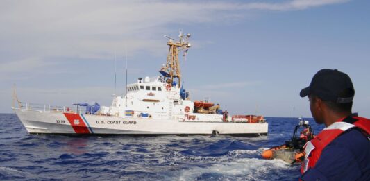 Reuters: Guardia Costera de EE. UU. carece de fuerzas para incautar "por ahora" un petrolero vinculado a Venezuela
