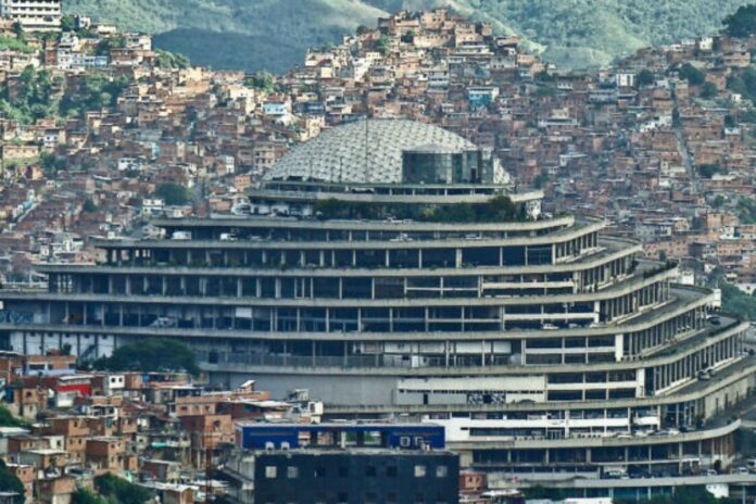 Foro Penal denuncia la existencia de 887 presos políticos en Venezuela, entre ellos 85 extranjeros Foro Penal denuncia la existencia de 887 presos políticos en Venezuela, entre ellos 85 extranjeros