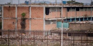 El Cajón: Zona de torturas blancas en el penal de Tocuyito donde permanecen al menos 200 presos políticos El Cajón: Zona de torturas blancas en el penal de Tocuyito donde permanecen al menos 200 presos políticos