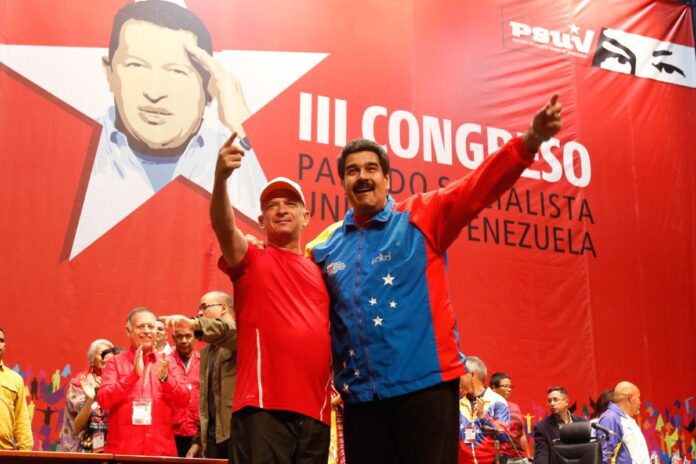 Hugo «El Pollo» Carvajal canta desde prisión: «El Cártel de los Soles tiene el objetivo de ingresar drogas a Estados Unidos» Hugo "El Pollo" Carvajal canta desde prisión: "El Cártel de los Soles tiene el objetivo de ingresar drogas a Estados Unidos"