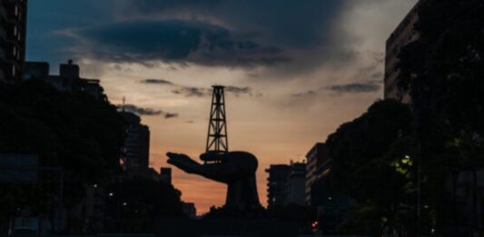 Donald Trump revisó acuerdo de Chevron con Venezuela. El comerciante petrolero de Nicolás Maduro se benefició