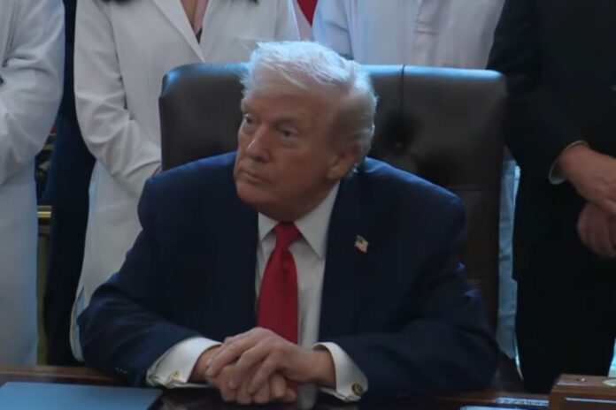 Donald Trump reitera que no necesita autorización del Congreso para atacar a narcoterroristas en Venezuela Donald Trump reitera que no necesita autorización del Congreso para atacar a narcoterroristas en Venezuela