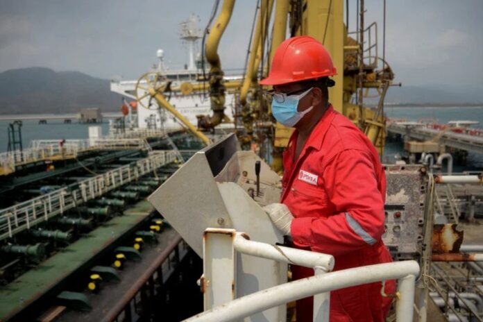 Supertanquero de petróleo se devuelve a Venezuela por temor a confiscación Supertanquero de petróleo se devuelve a Venezuela por temor a confiscación
