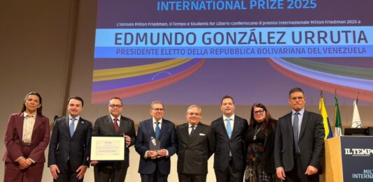 Edmundo González Urrutia recibe Premio Internacional Milton Friedman 2025