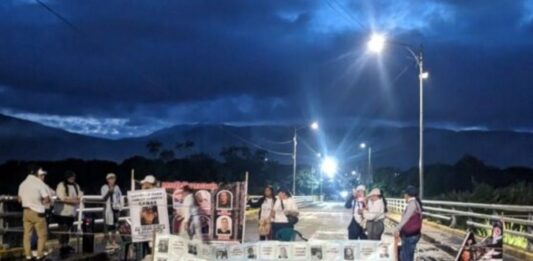 Segundo día de protesta en el Puente Internacional Simón Bolívar de familiares de rehenes colombianos en Venezuela