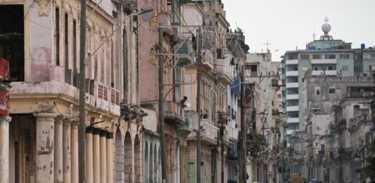 Experto sobre ultimátum de Donald Trump a Cuba por petróleo: "Es el segundo golpe que EE. UU. le da, el primero fue lo que pasó en Venezuela"