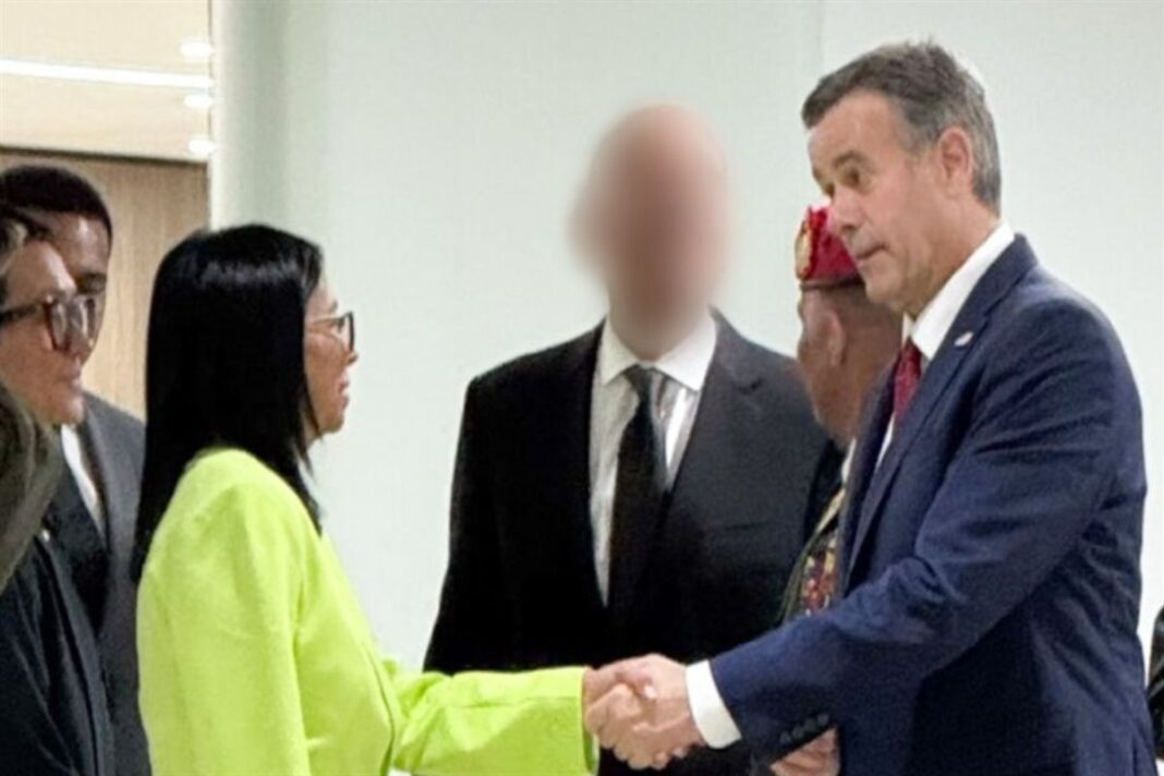 Director de la CIA se reunió con Delcy Rodríguez en Caracas