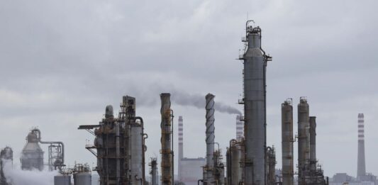 Reuters: Venezuela comienza a reabrir pozos para recuperar producción de petróleo