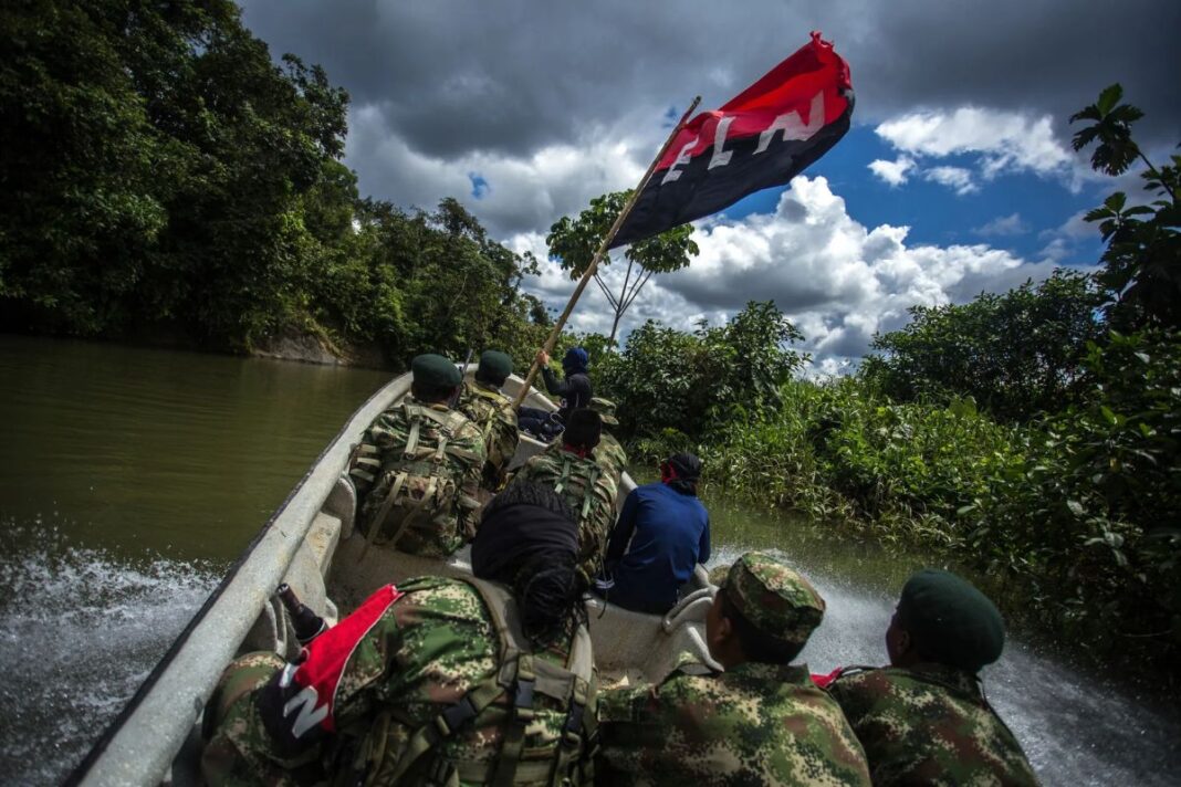Guerrilla del ELN libera dos colombianos secuestrados en frontera con Venezuela Guerrilla del ELN libera dos colombianos secuestrados en frontera con Venezuela